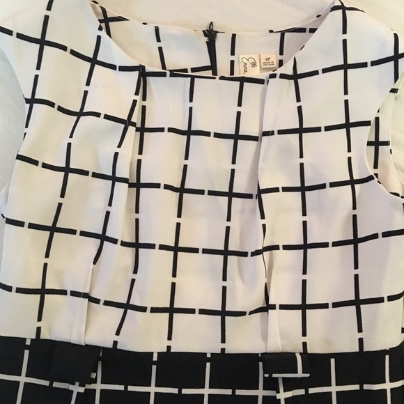 Dress in good condition - Picture 6 of 8